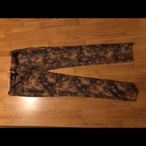 Stretch flower pattern jeans